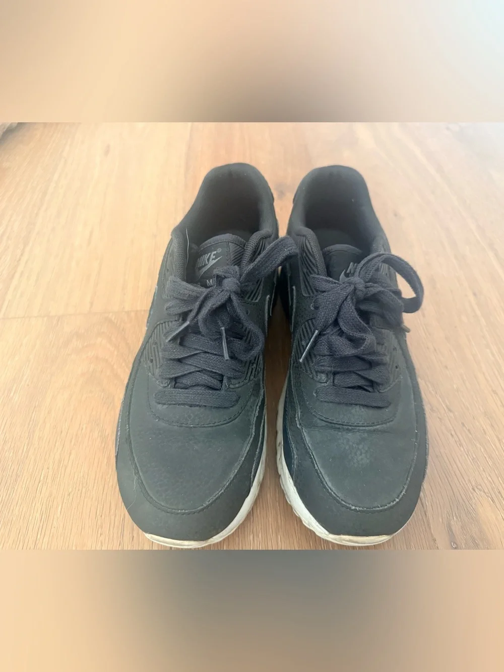 Nike Women's Black and White Air Max Low-Top Sneakers